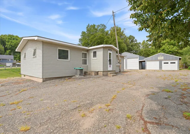 Photo 3 of Single family home for sale at 1487 Baker Ave Nw, Buffalo, MN 55313 | MLS# 7138999 | Listing updated on 2026-09-12