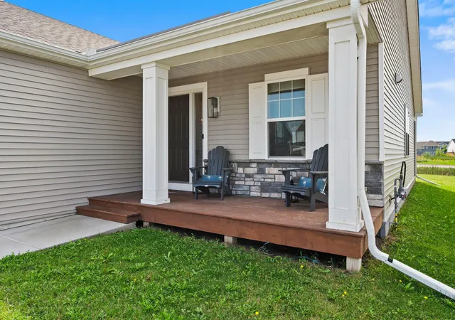 Photo 3 of Single family home for sale at 1836 Fields Dr, Carver, MN 55315 | MLS# 7139000 | Listing updated on 2026-09-05