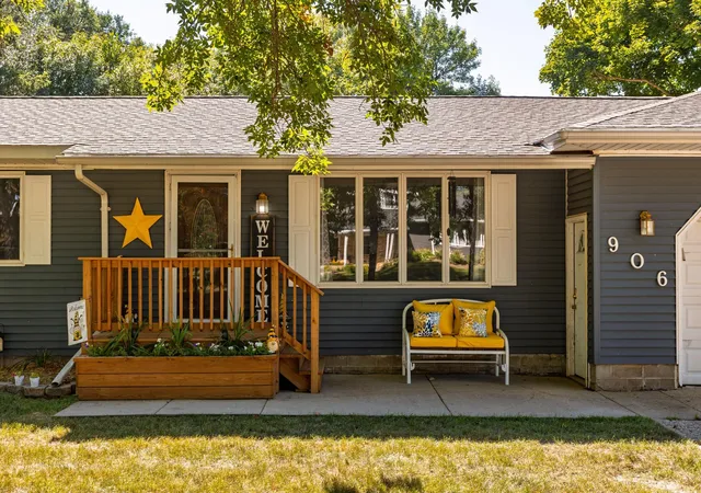 Photo 2 of Single family home for sale at 906 10th Street S, Benson, MN 56215 | MLS# 7139001 | Listing updated on 2026-09-05