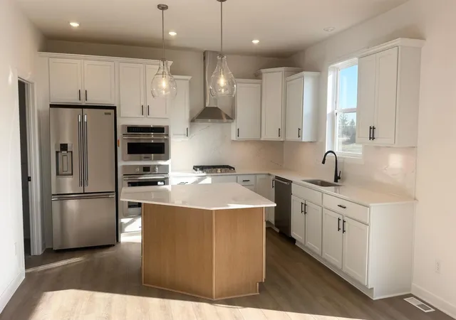 Photo 3 of Single family home for sale at 657 Sierra Pkwy, Waconia, MN 55387 | MLS# 7139013 | Listing updated on 2026-10-23