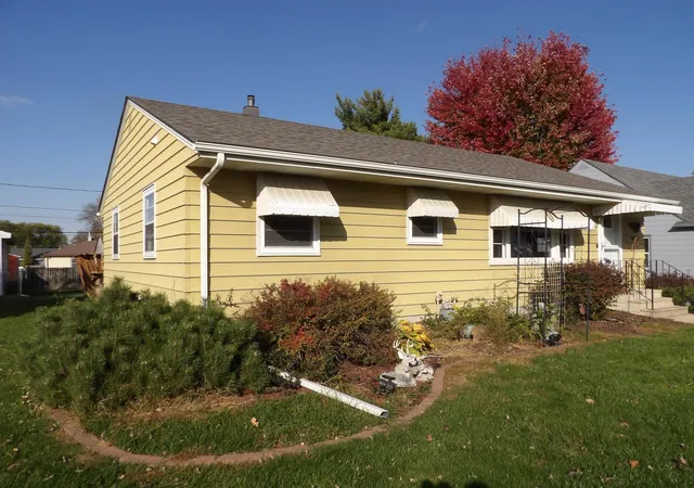 Photo 2 of Single family home for sale at 1802 3rd Avenue Nw, Austin, MN 55912 | MLS# 7139016 | Listing updated on 2026-10-22