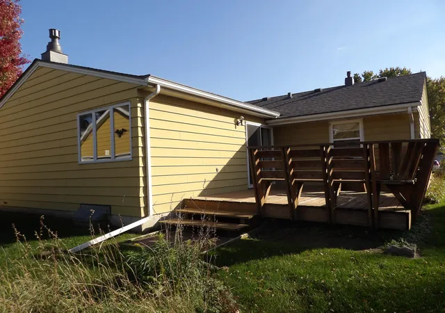 Photo 3 of Single family home for sale at 1802 3rd Avenue Nw, Austin, MN 55912 | MLS# 7139016 | Listing updated on 2026-10-22