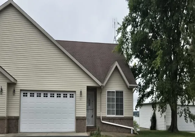 Photo 1 of Single family home for sale at 211 W Lake St, Parkers Prairie, MN 56361 | MLS# 7139022 | Listing updated on 2026-10-08