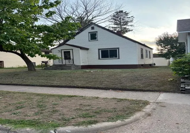 Photo 2 of Sale Pending at 315 26th Avenue N, Saint Cloud, MN 56303 | MLS# 7139027 | Listing updated on 2026-09-14