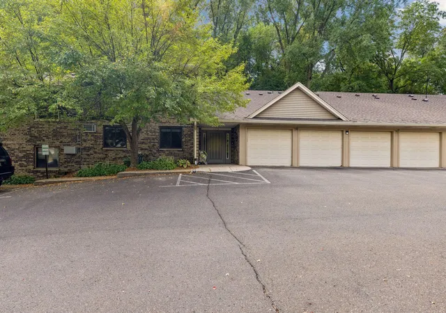 Photo 2 of Condo for sale at 1573 Cohansey St #204, Saint Paul, MN 55117 | MLS# 7139075 | Listing updated on 2026-09-22