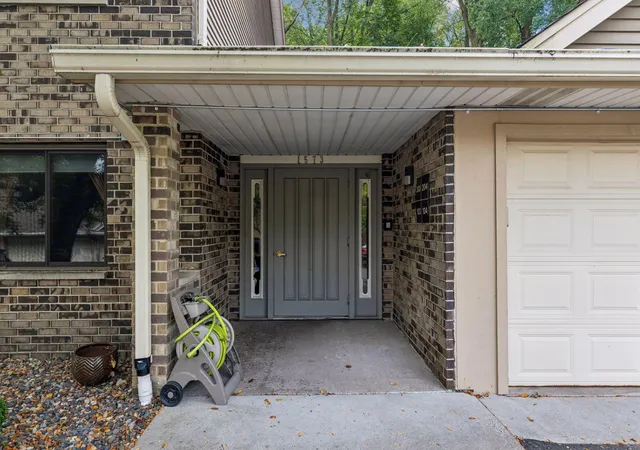 Photo 3 of Condo for sale at 1573 Cohansey St #204, Saint Paul, MN 55117 | MLS# 7139075 | Listing updated on 2026-09-22