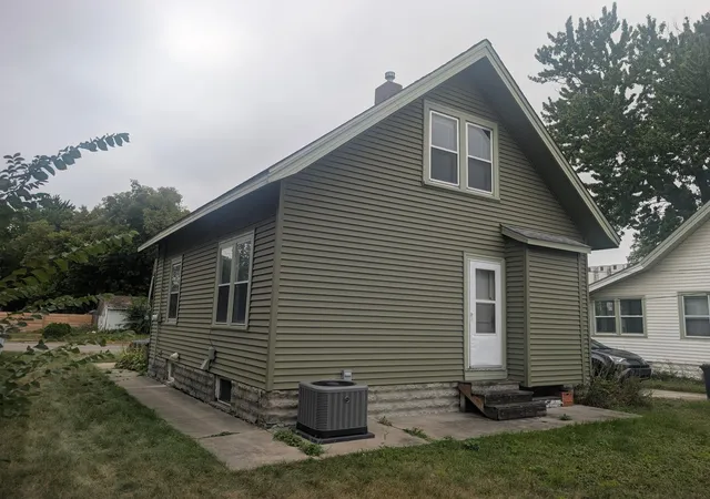 Photo 3 of Single family home for sale at 3008 E 35th Street, Minneapolis, MN 55406 | MLS# 7139081 | Listing updated on 2026-09-05