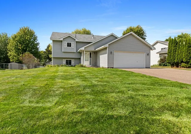Photo 1 of Single family home for sale at 1001 5th Avenue Nw, Buffalo, MN 55313 | MLS# 7139086 | Listing updated on 2026-10-03