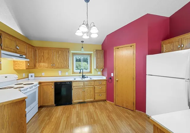 Photo 2 of Single family home for sale at 1001 5th Avenue Nw, Buffalo, MN 55313 | MLS# 7139086 | Listing updated on 2026-10-03