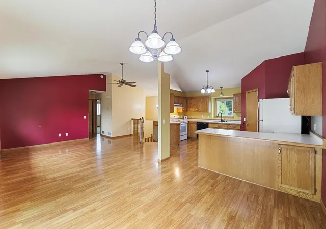 Photo 3 of Single family home for sale at 1001 5th Avenue Nw, Buffalo, MN 55313 | MLS# 7139086 | Listing updated on 2026-10-03