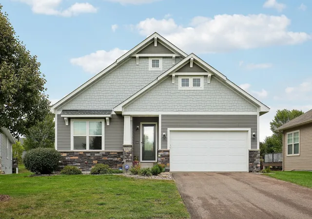 Photo 1 of Single family home for sale at 9082 Jade Cir N, Lake Elmo, MN 55042 | MLS# 7139096 | Listing updated on 2026-10-05