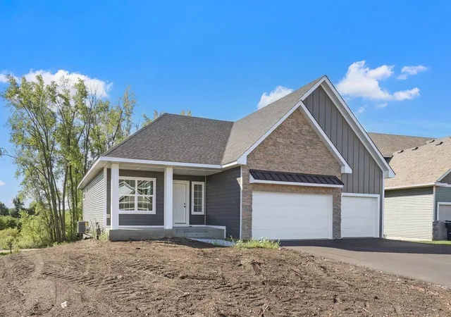 Photo 1 of Single family home for sale at 1616 Spruce St, Farmington, MN 55024 | MLS# 7139098 | Listing updated on 2026-09-17