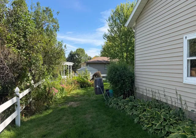 Photo 3 of Single family home for sale at 819 S Martin St, Fergus Falls, MN 56537 | MLS# 7139102 | Listing updated on 2026-09-22
