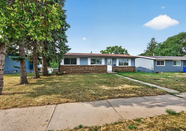 Photo 2 of Single family home for sale at 1582 3rd Street E, Saint Paul, MN 55106 | MLS# 7139115 | Listing updated on 2026-09-05