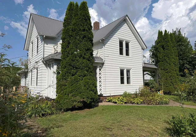 Photo 1 of Single family home for sale at 115 N Cedar St, Mabel, MN 55954 | MLS# 7139121 | Listing updated on 2026-09-05
