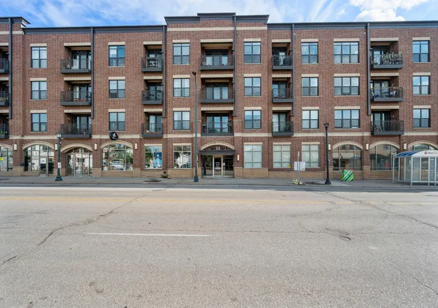 Photo 3 of Condo for sale at 15 E Franklin Ave #210, Minneapolis, MN 55404 | MLS# 7139132 | Listing updated on 2026-09-05