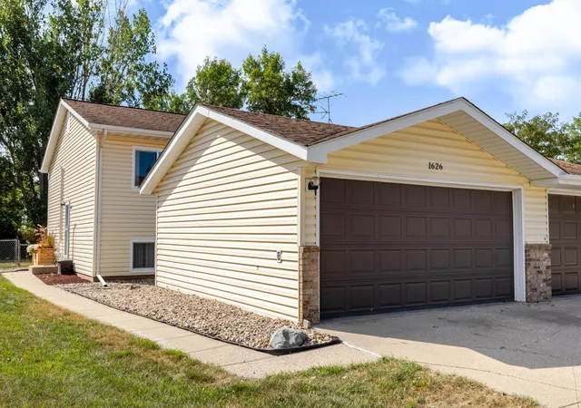 Photo 1 of Townhouse for sale at 1626 34 1/2 Ave S, Fargo, ND 58104 | MLS# 7139161 | Listing updated on 2026-09-16