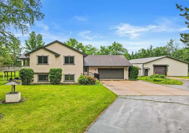 Photo 3 of Single family home for sale at 160 196th Drive Nw, Elk River, MN 55330 | MLS# 7139183 | Listing updated on 2026-09-17