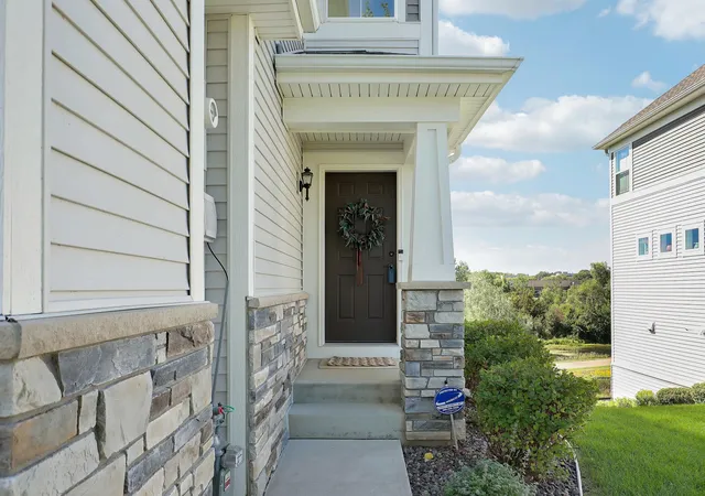 Photo 3 of Single family home for sale at 6991 Archer Ct, Inver Grove Heights, MN 55077 | MLS# 7139212 | Listing updated on 2026-09-22