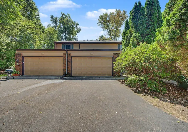Photo 2 of Single family home for sale at 4749 Spring Cir, Minnetonka, MN 55345 | MLS# 7139213 | Listing updated on 2026-09-29