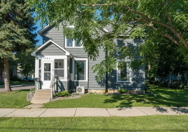 Photo 2 of Single family home for sale at 520 Marshall St, Mankato, MN 56001 | MLS# 7139216 | Listing updated on 2026-09-12