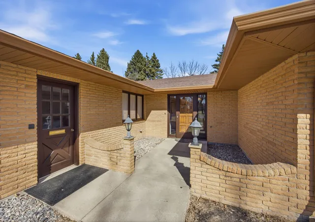 Photo 3 of Single family home for sale at 1301 Elm St N, Fargo, ND 58102 | MLS# 7139234 | Listing updated on 2026-09-19