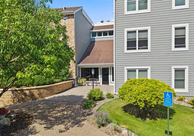 Photo 2 of Condo for sale at 3030 Saint Albans Ml Rd #215, Hopkins, MN 55305 | MLS# 7139259 | Listing updated on 2026-09-28