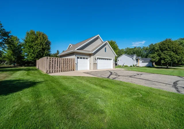 Photo 2 of Single family home for sale at 101 Glenn Rd Nw, Alexandria, MN 56308 | MLS# 7139260 | Listing updated on 2026-10-02