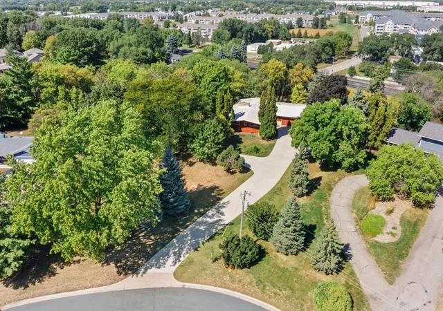 Photo 2 of Single family home for sale at 2439 Hauer Trl, Shakopee, MN 55379 | MLS# 7139273 | Listing updated on 2026-09-21