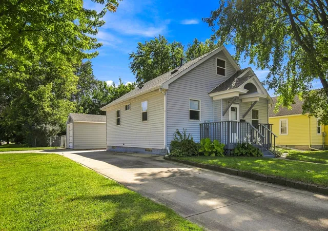 Photo 1 of Single family home for sale at 1310 8th Street Nw, Austin, MN 55912 | MLS# 7139281 | Listing updated on 2026-09-15