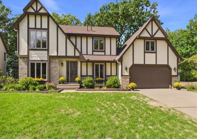 Photo 1 of Single family home for sale at 4195 Norma Ave, Saint Paul, MN 55112 | MLS# 7139283 | Listing updated on 2026-10-06