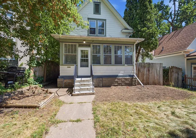 Photo 2 of Single family home for sale at 1032 Desoto St, Saint Paul, MN 55130 | MLS# 7139290 | Listing updated on 2026-09-05