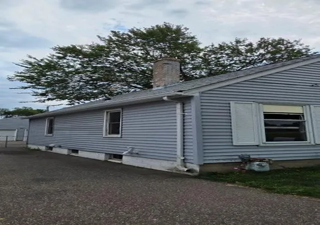 Photo 3 of Single family home for sale at 1034 Bidwell St, Saint Paul, MN 55118 | MLS# 7139300 | Listing updated on 2026-09-05