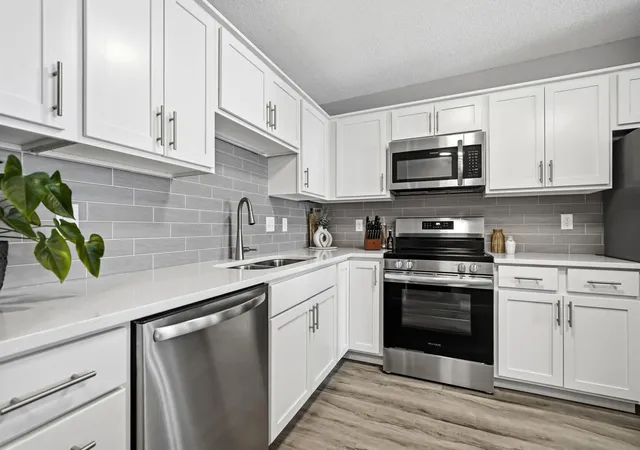 Photo 2 of Condo for sale at 121 Washington Ave S #1705, Minneapolis, MN 55401 | MLS# 7139340 | Listing updated on 2026-10-21