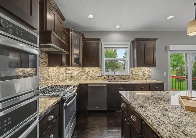 Photo 4 of Single family home for sale at 16535 Eventide Way, Lakeville, MN 55044 | MLS# 7139372 | Listing updated on 2026-09-23