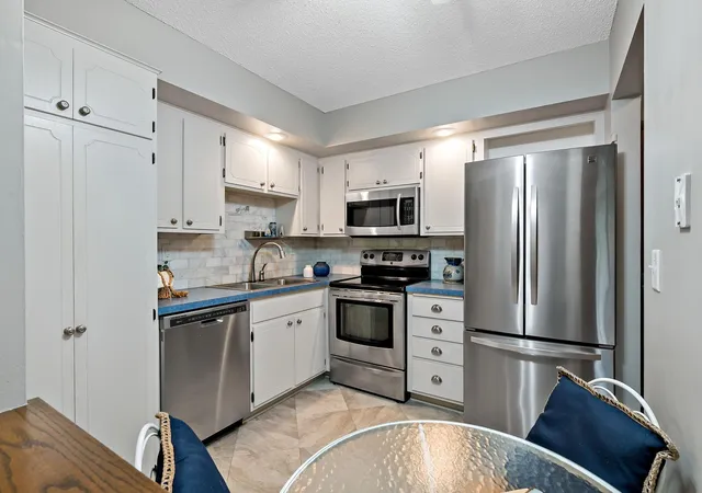 Photo 3 of Condo for sale at 12600 Parkwood Dr #316, Burnsville, MN 55337 | MLS# 7139373 | Listing updated on 2026-09-19
