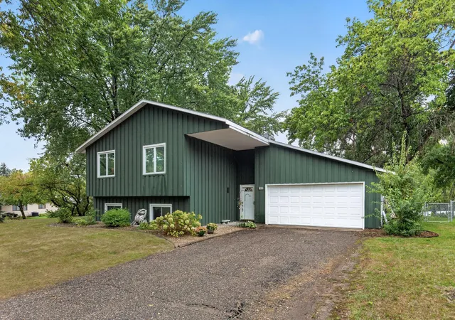 Photo 1 of Single family home for sale at 13616 W 137th Place, Burnsville, MN 55337 | MLS# 7139388 | Listing updated on 2026-09-20