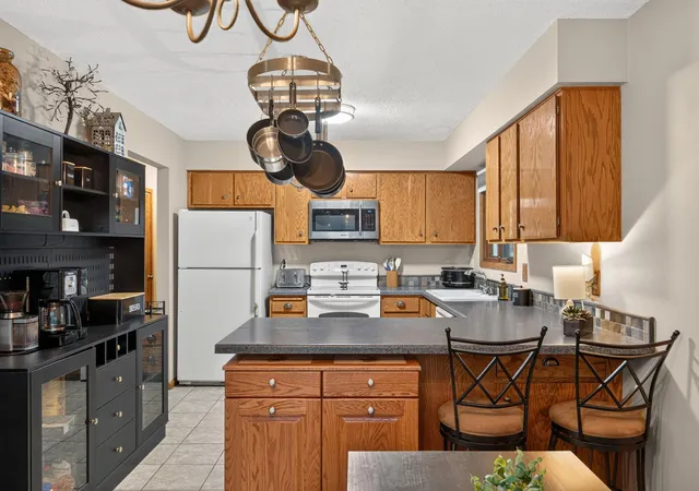 Photo 4 of Single family home for sale at 13616 W 137th Place, Burnsville, MN 55337 | MLS# 7139388 | Listing updated on 2026-09-20
