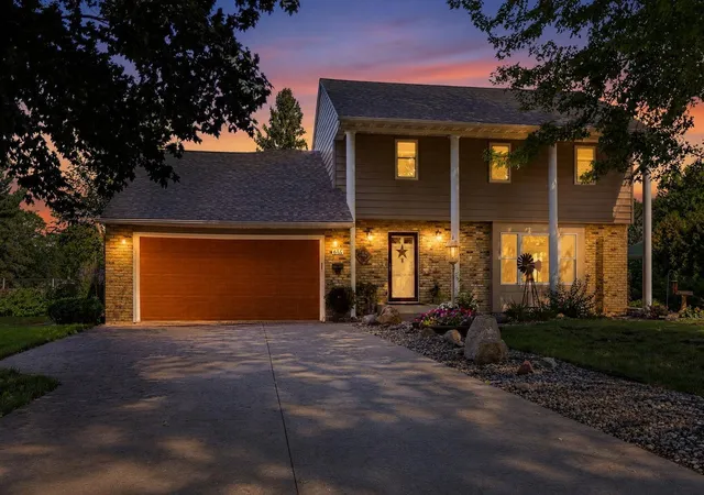 Photo 1 of Single family home for sale at 616 8th Street Sw, Faribault, MN 55021 | MLS# 7139450 | Listing updated on 2026-10-23