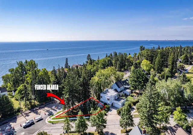 Photo 4 of Single family home for sale at 4631 London Rd, Duluth, MN 55804 | MLS# 7139455 | Listing updated on 2026-09-06