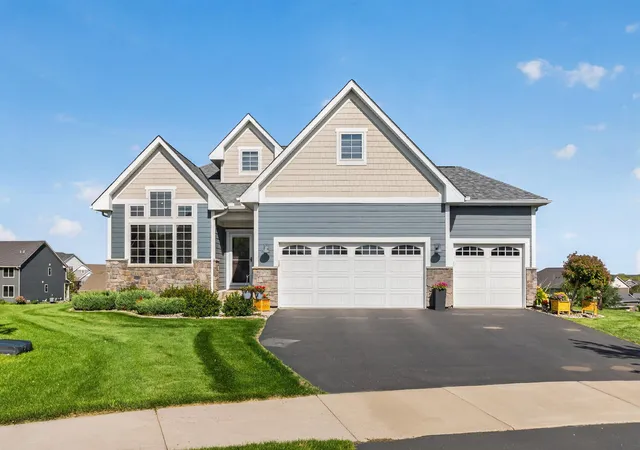 Photo 1 of Sale Pending at 9720 James Cir N, Lake Elmo, MN 55042 | MLS# 7139458 | Listing updated on 2026-09-27