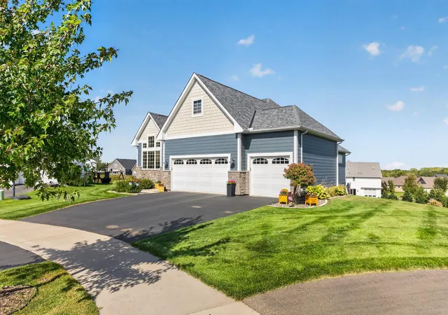 Photo 3 of Sale Pending at 9720 James Cir N, Lake Elmo, MN 55042 | MLS# 7139458 | Listing updated on 2026-09-27