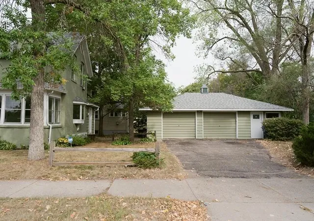Photo 2 of Single family home for sale at 1321 2nd Street N, Saint Cloud, MN 56303 | MLS# 7139468 | Listing updated on 2026-09-22