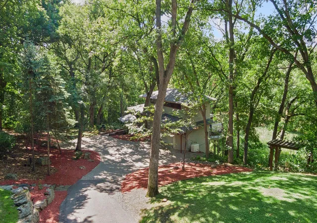 Photo 3 of Single family home for sale at 4 Thrush Ln, Saint Paul, MN 55127 | MLS# 7139475 | Listing updated on 2026-09-25