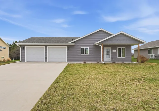 Photo 2 of Single family home for sale at 1504 Jasmine Dr, Alexandria, MN 56308 | MLS# 7139482 | Listing updated on 2026-09-22