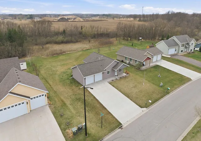 Photo 3 of Single family home for sale at 1504 Jasmine Dr, Alexandria, MN 56308 | MLS# 7139482 | Listing updated on 2026-09-22