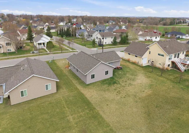 Photo 3 of Single family home for sale at 1504 Jasmine Dr, Alexandria, MN 56308 | MLS# 7139482 | Listing updated on 2026-09-22