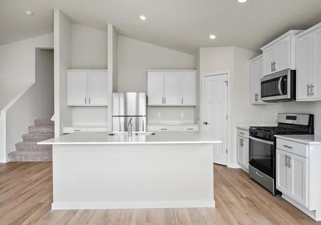 Photo 4 of Single family home for sale at 605 Redwood Loop N, Cambridge, MN 55008 | MLS# 7139486 | Listing updated on 2026-10-01
