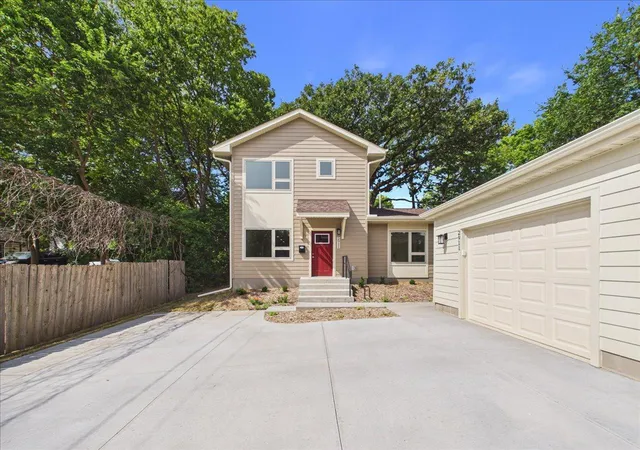 Photo 1 of Single family home for sale at 2911 N 4th Street, Minneapolis, MN 55411 | MLS# 7139499 | Listing updated on 2026-09-19