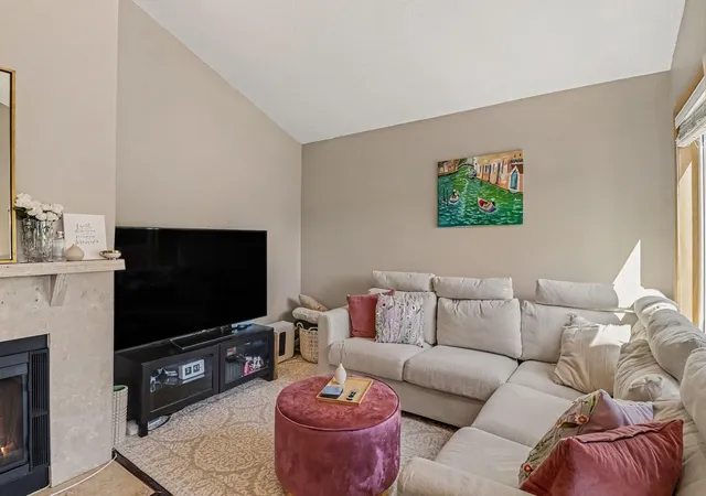 Photo 3 of Single family home for sale at 1306 Boardwalk Pl, Minneapolis, MN 55411 | MLS# 7139505 | Listing updated on 2026-09-18